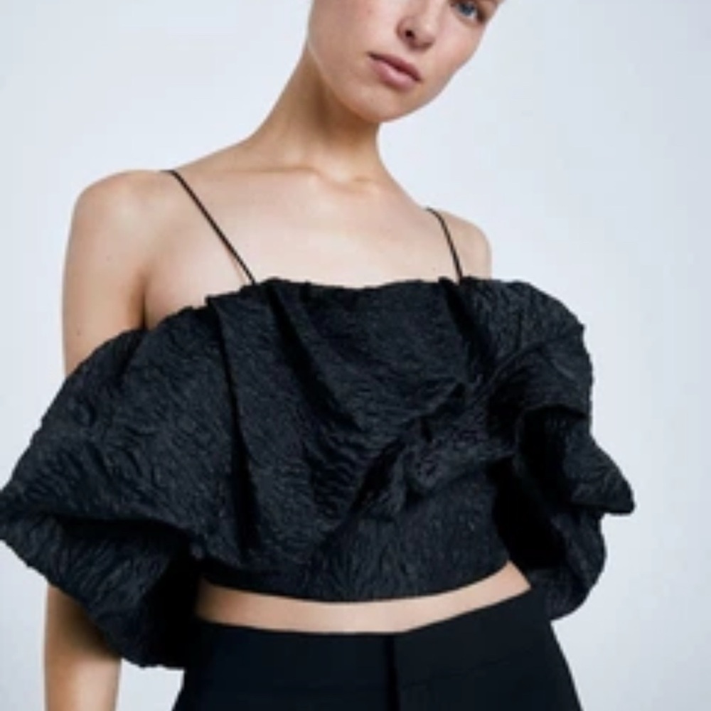 Zara Women Black Volumizing Spaghetti Straps Crop Top Off Shoulder Size XS